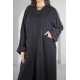 عباية سوداء سادة أنيقة أزرار قفل أمامية وجيوب من الامام مع طرحة سادة