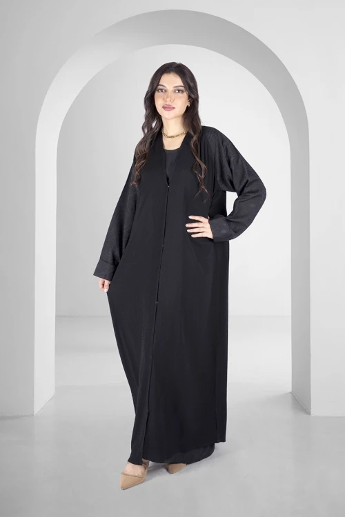 عباية سوداء سادة بأكمام أنيقة مشجرة أزرار قفل أمامية مع طرحة سادة