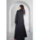 عباية سوداء أنيقة سحاب امامي كامل بياقة عالية وخطوط طولية من الامام والخلف مع طرحة سادة