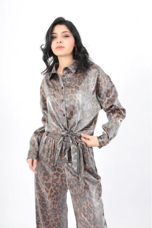 طقم نسائي أنيق قطعتين  قماش تايجر بأكمام طويلة