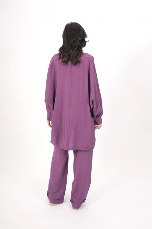 طقم نسائي أنيق قطعتين لون موف كارديغان بجيوب و أكمام طويلة و بنطلون واسع طويل بجيوب و حزام من الخصر