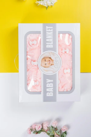 بطانية أطفال متعددة الألوان مزينة بنقوش و رسومات في بوكس