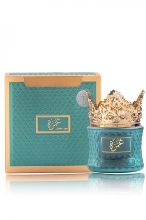 عود معطر غمرة  (Banafa for Oud) كسر عود في علبة زجاجية كريستالية باللون الفيروزي و مزينة بغطاء ذهبي 