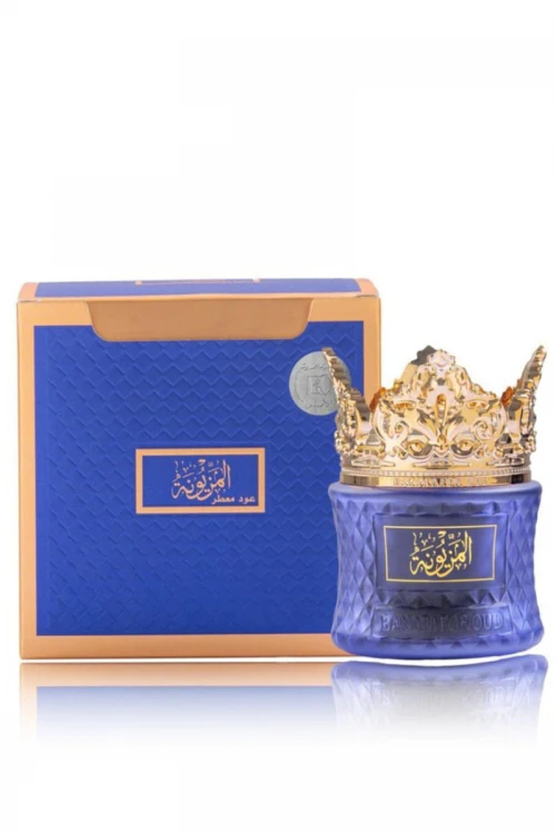 عود معطر المزيونة (Banafa for Oud) كسر عود في علبة زجاجية كريستالية باللون الأزرق الملكي و مزينة بغطاء ذهبي