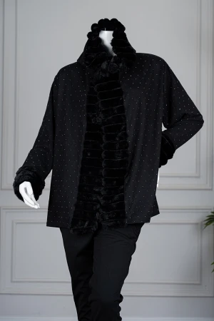 جاكيت نسائي شتوي لون أسود مزين بفصوص و بفرو ناعم  في الياقة و من الأمام و أطراف الأكمام 