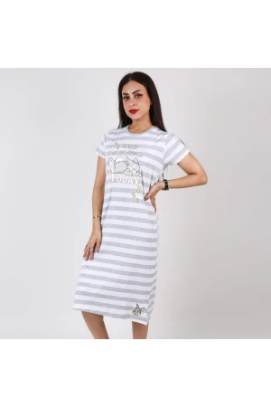 قميص مقلم بأكمام قصيرة وطبعات 