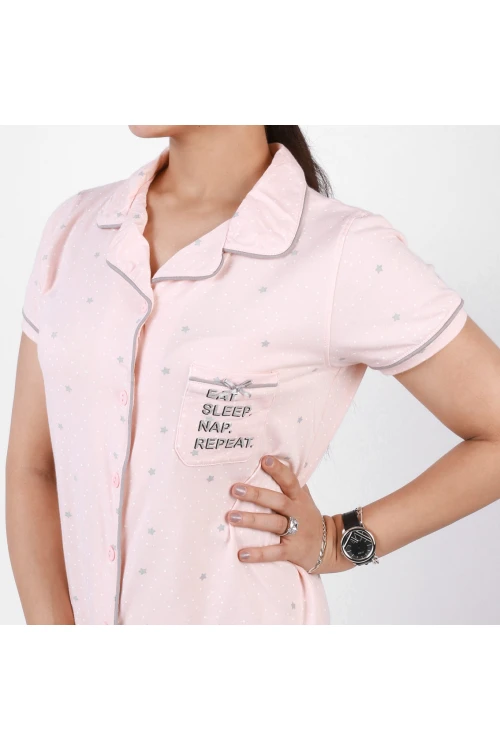 طقم بيجاما مزين بطبعات نجوم