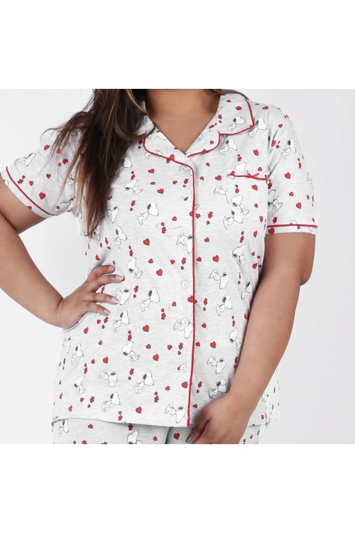 طقم بيجاما مزين بطبعات قلب