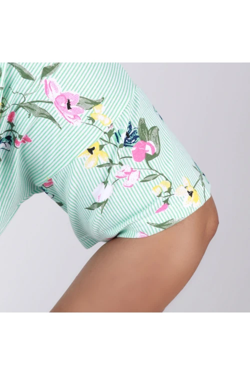 قميص طويل بياقة ضيقة و أكمام قصيرة