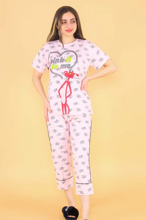 بجامه بنطلون بجيوب وتيشيرت بطبعات