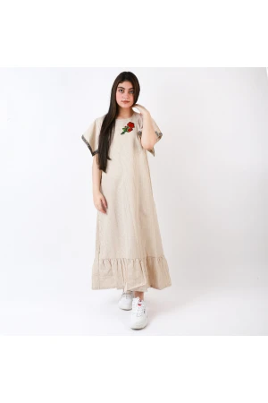 جلابية مقلمة باطراف كشكش وأكمام واسعة 