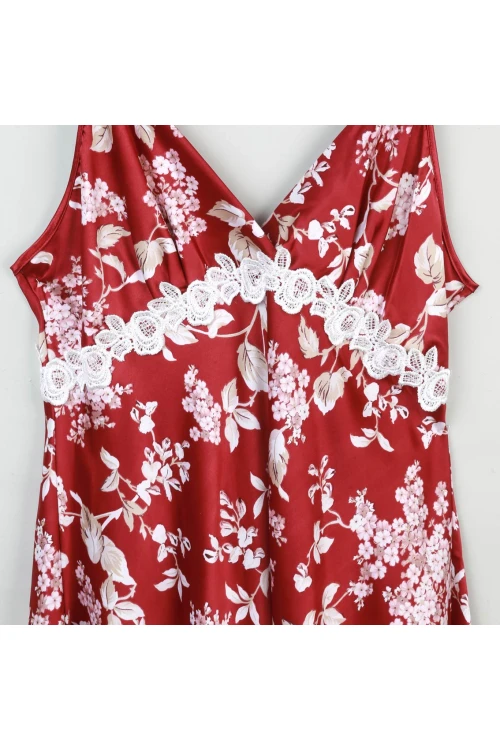 قميص ساتان بطبعات زهور وتفاصيل كسر