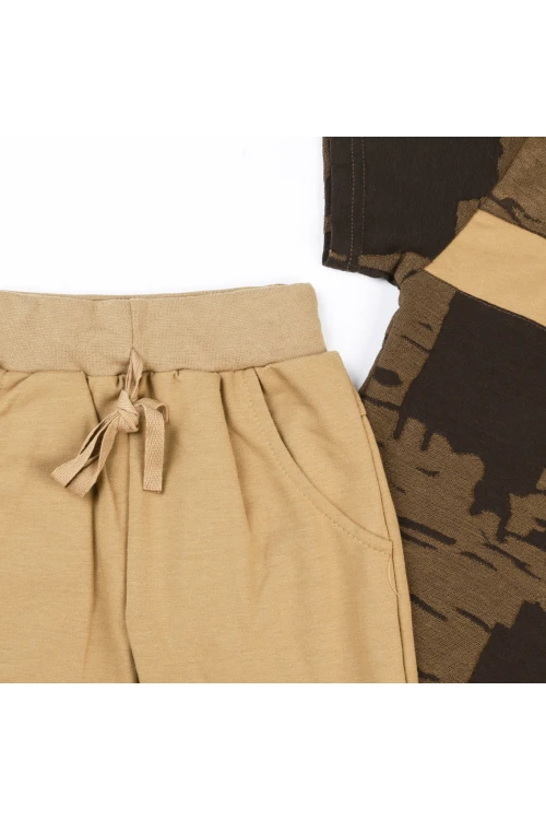 طقم بنطلون رياضي ساده مع تيشيرت بياقة ضيقة