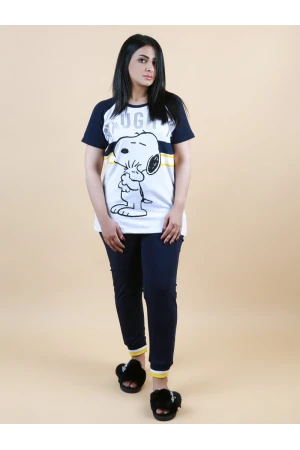 طقم بيجاما بنطلون بطبعات نجوم مع تيشيرت بياقة مستديرة 