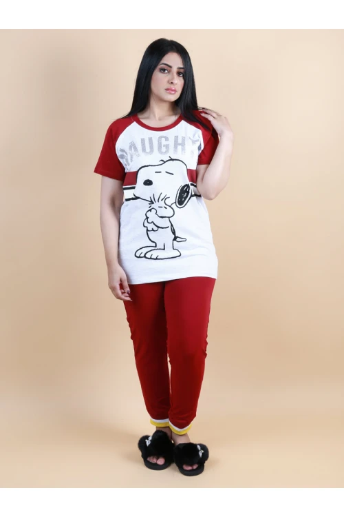 طقم بيجاما بنطلون بطبعات نجوم مع تيشيرت بياقة مستديرة