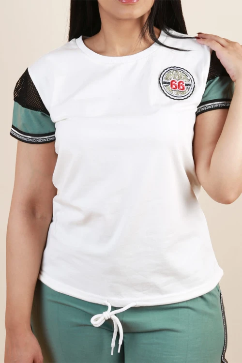 بنطلون بيجاما بفتحة جانبية مع تيشيرت بطبعات