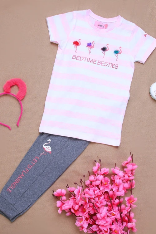 بجاما بنطلون طويل مع تيشيرت مقلم