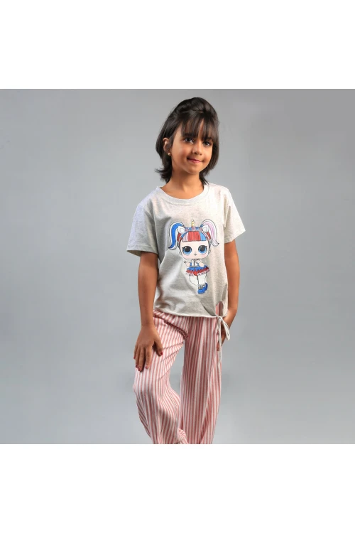 بنطلون مخطط مع تيشيرت بطباعه