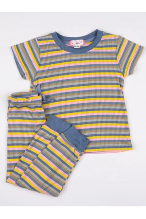 طقم بيجاما بارز الملمس بطبعات مخططة