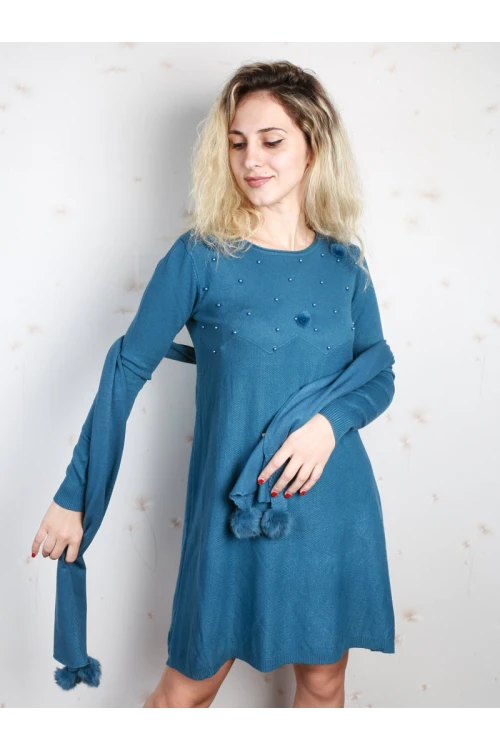 فستان شتوي بتفاصيل لؤلؤ مع شال