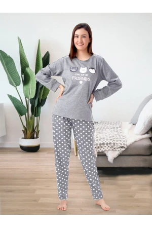 طقم بيجاما بنطلون منقط وتيشيرت بطبعات