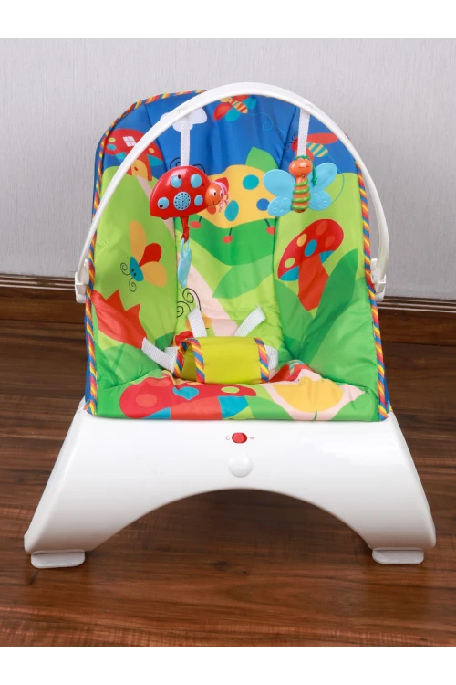 كرسي أطفال هزاز مزين بطبعات