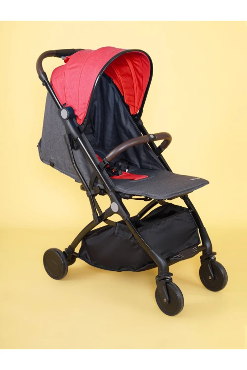 عربة أطفال بمظلة