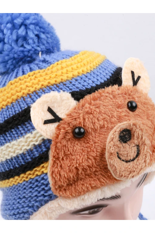 قبعة شتوية مبطنة بالفرو مع ربطة