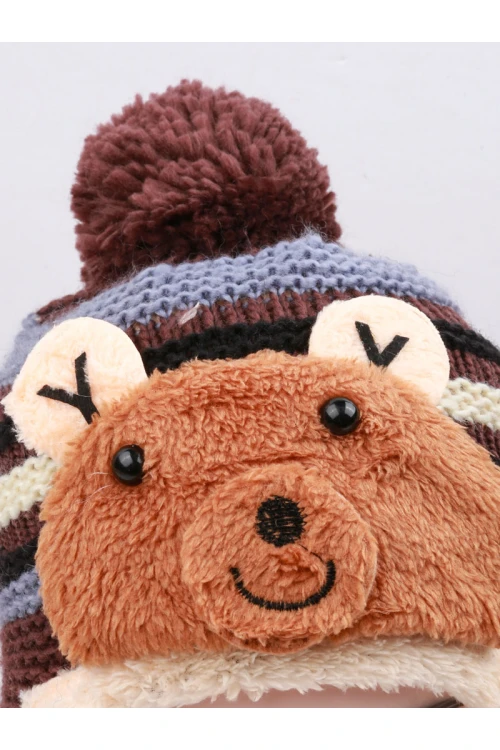 قبعة شتوية مبطنة بالفرو مع ربطة