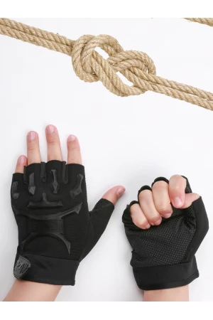 قفازات بارزة الملمس بطبعات