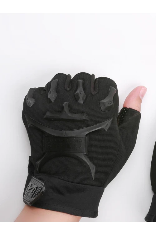 قفازات بارزة الملمس بطبعات