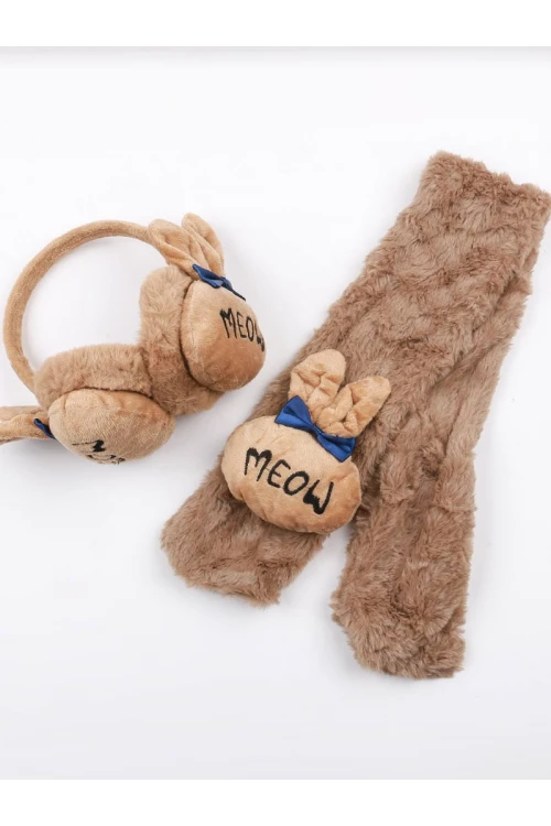 غطاء أذن مع شال بطبعات كتابة