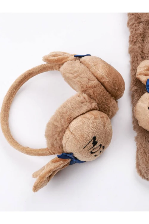 غطاء أذن مع شال بطبعات كتابة