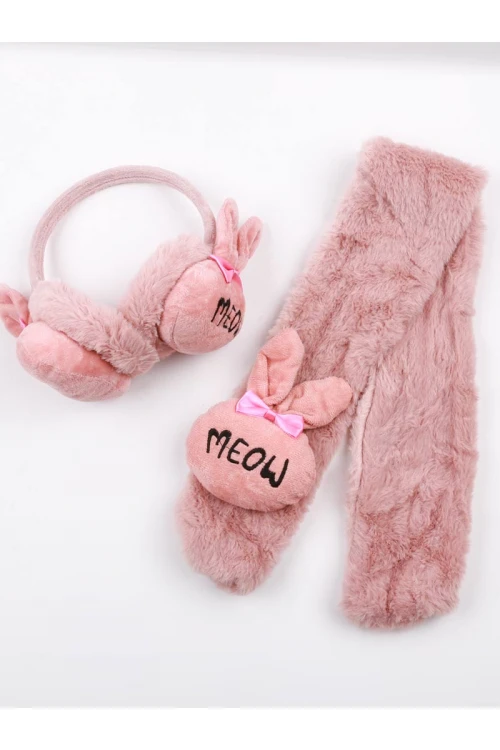 غطاء أذن مع شال بطبعات كتابة