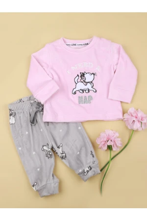 طقم بيجاما شتوي مزين بطبعات