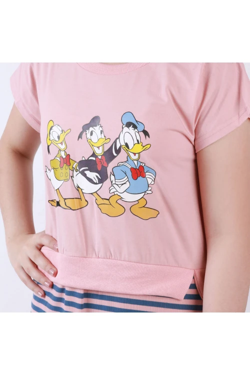 قميص طويل بطبعات مخططة وأكمام قصيرة