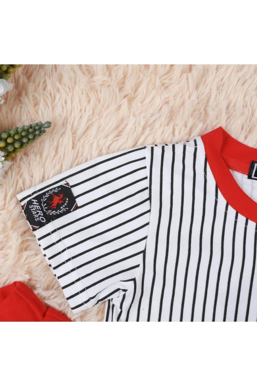 طقم تيشيرت بطبعات مخططة مع بنطلون رياضي