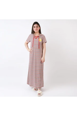 قميص مخطط بقبعة  واكمام قصيرة 