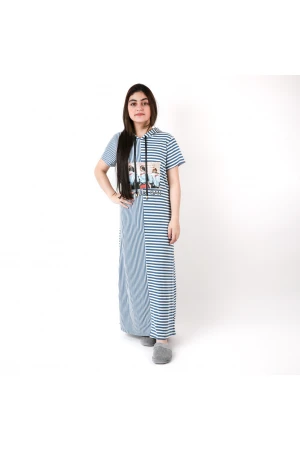 قميص مخطط مع قبعة وأكمام قصيرة 