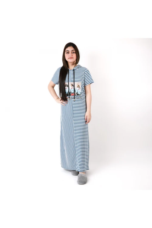 قميص مخطط مع قبعة وأكمام قصيرة