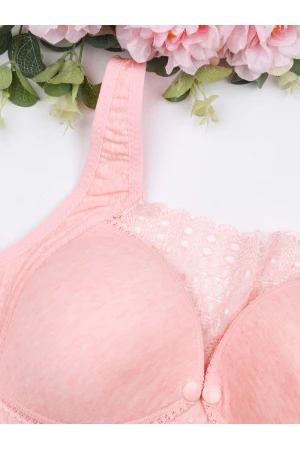 صدرية مبطنة بحمالات عريضة وتفاصيل دانتيل