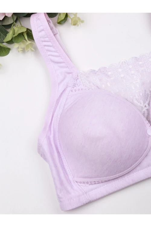 صدرية مبطنة بحمالات عريضة وتفاصيل دانتيل