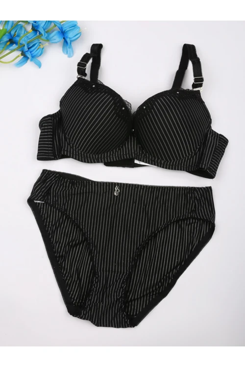 طقم داخلي مضلع صدرية مع سروال