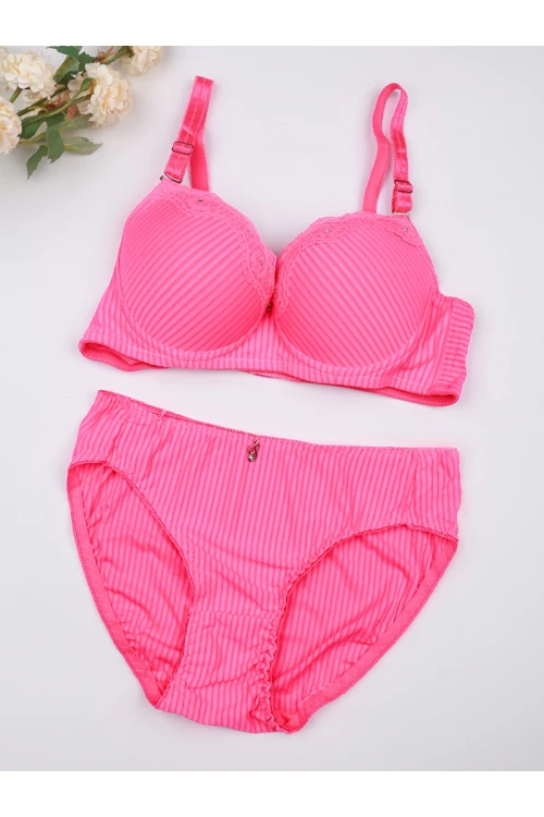 طقم داخلي مضلع صدرية مع سروال