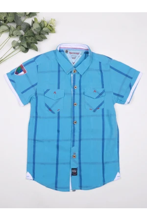 قميص بأكمام قصيرة وجيوب امامية