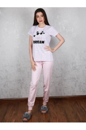 بيجاما بنطلون ساده مع بلوزة منقطة بطبعات كتابة