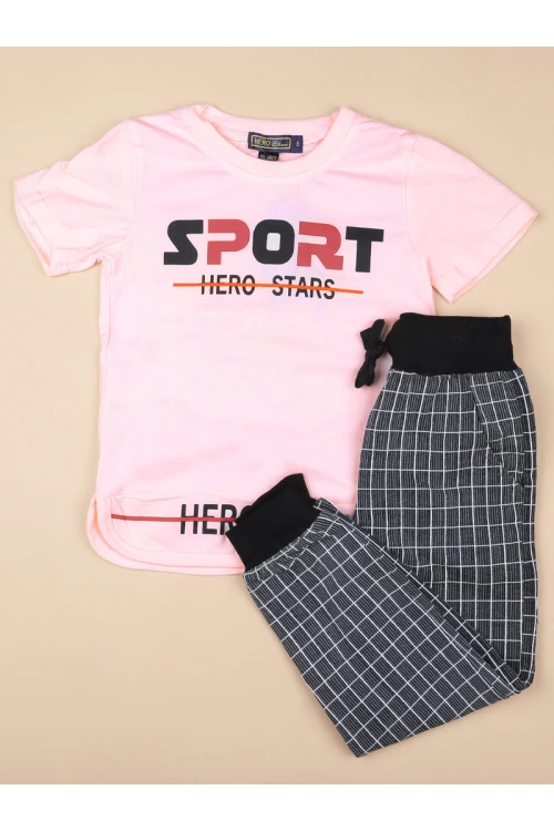 طقم بنطلون كاروهات مع تيشيرت بطبعات كتابة