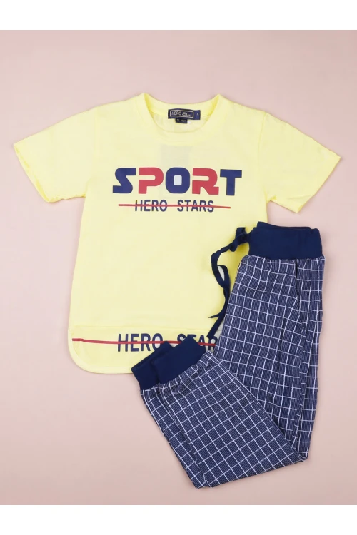 طقم بنطلون كاروهات مع تيشيرت بطبعات كتابة