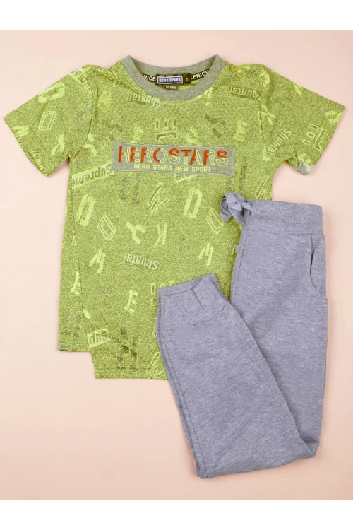 طقم بنطلون رياضي مع تيشيرت بأكمام قصيرة