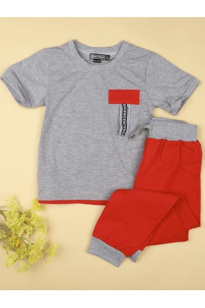 طقم بنطلون رياضي مع تيشيرت سادة